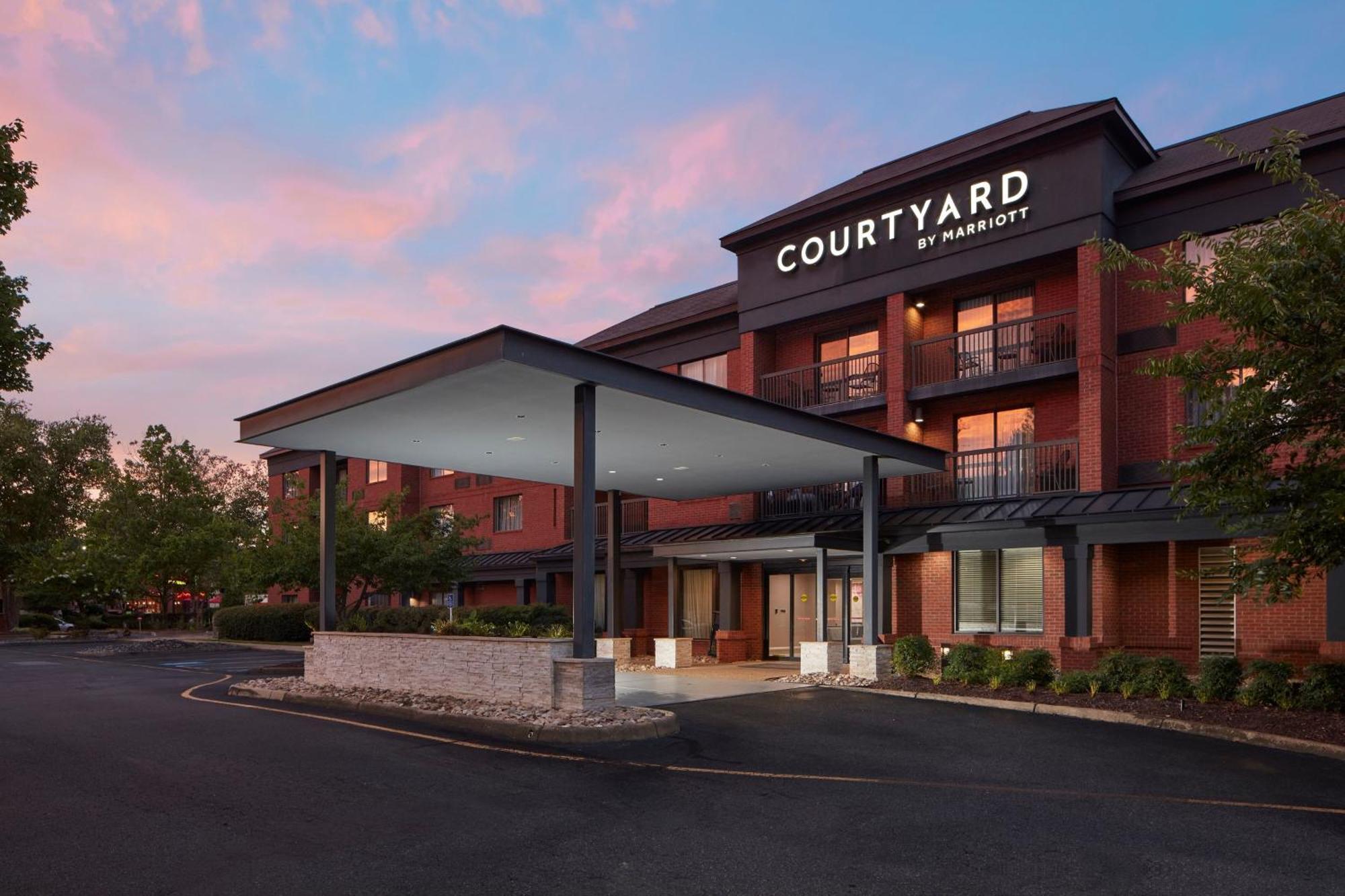 Courtyard Newport News Yorktown Hotel Buitenkant foto