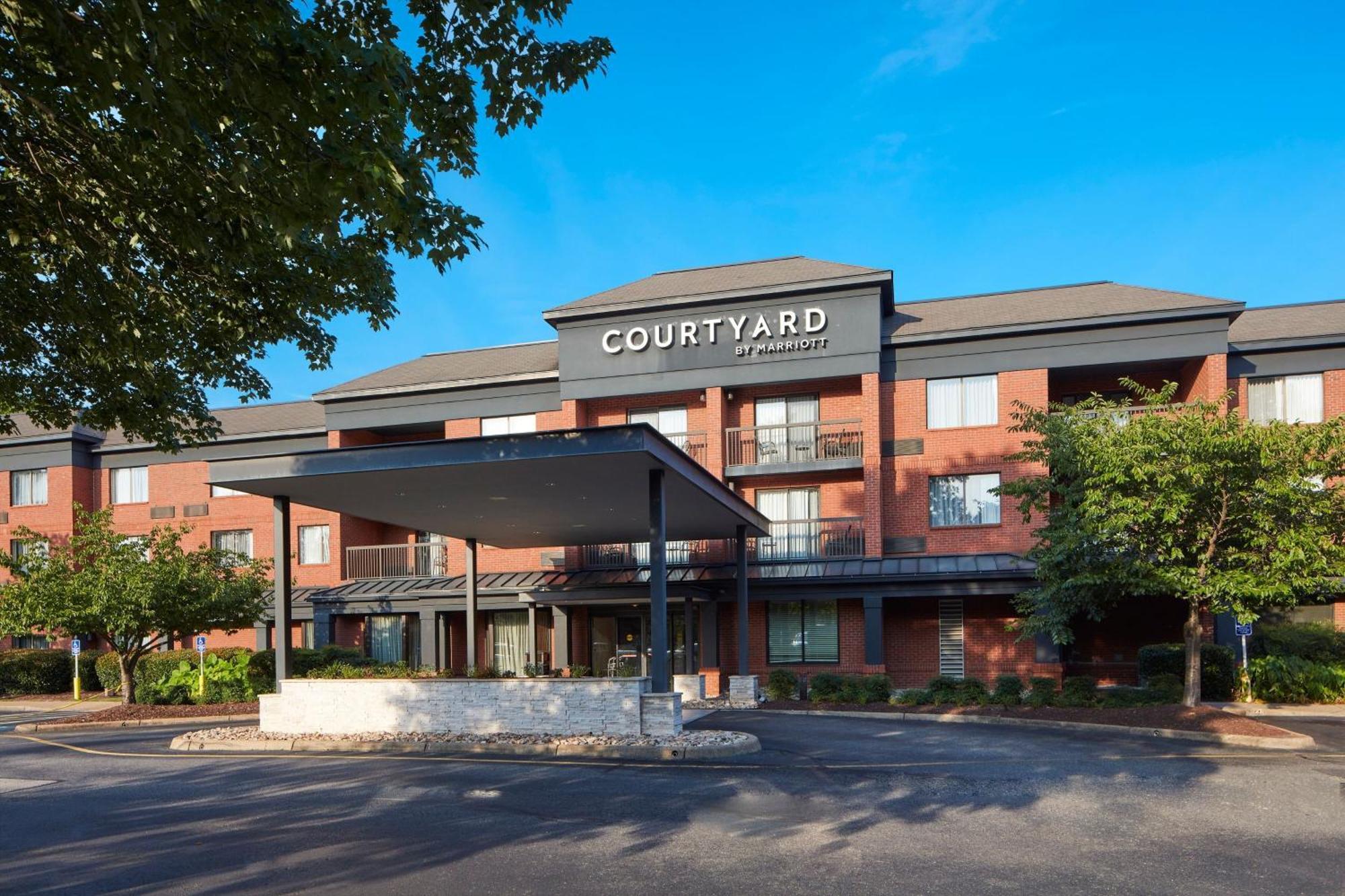 Courtyard Newport News Yorktown Hotel Buitenkant foto